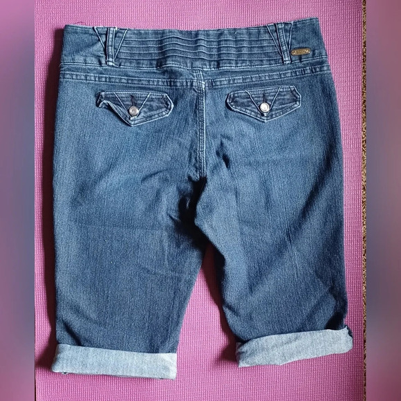 A La Bonita Capri Jeans - Picture 3 of 7